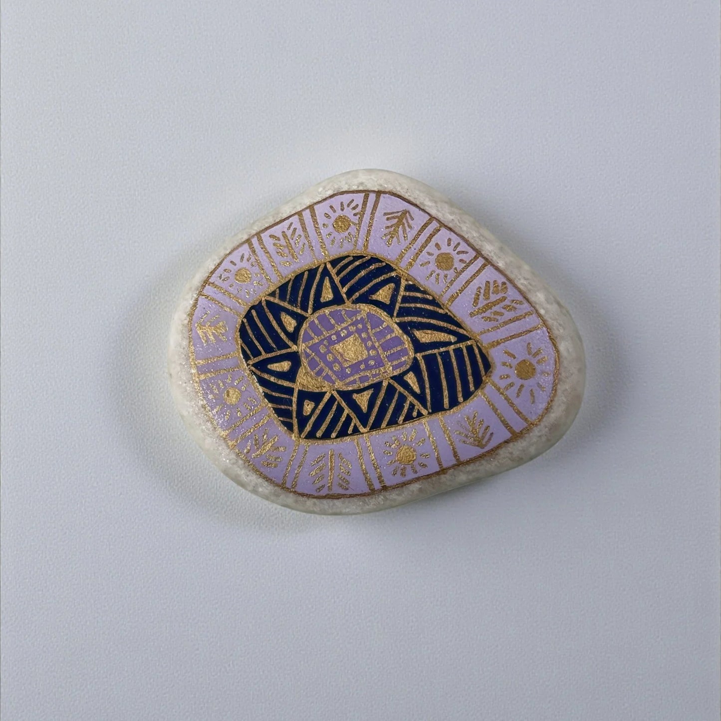 Piedra decorativa pintada a mano - Pm_Art