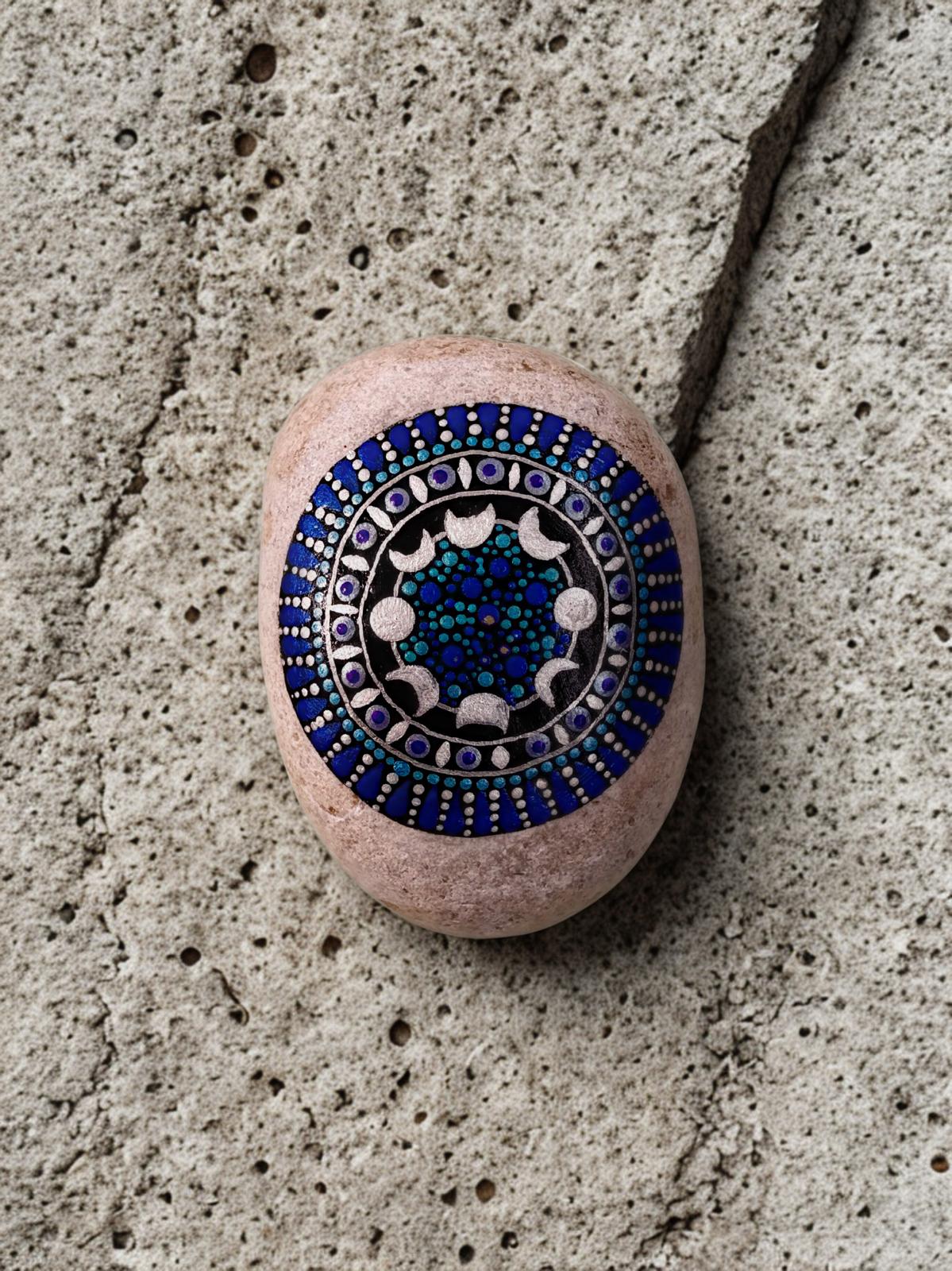 Piedra decorativa pintada a mano - Pm_Art