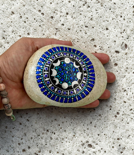 Piedra decorativa pintada a mano - Pm_Art